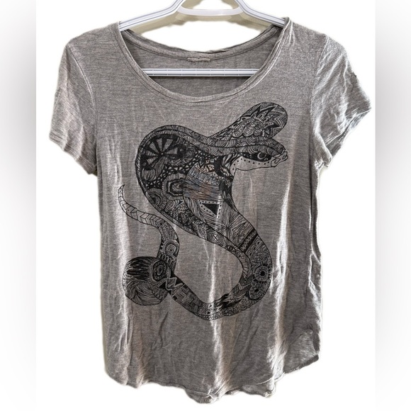 Gray Graphic Snake Print Women's Top - Picture 1 of 4